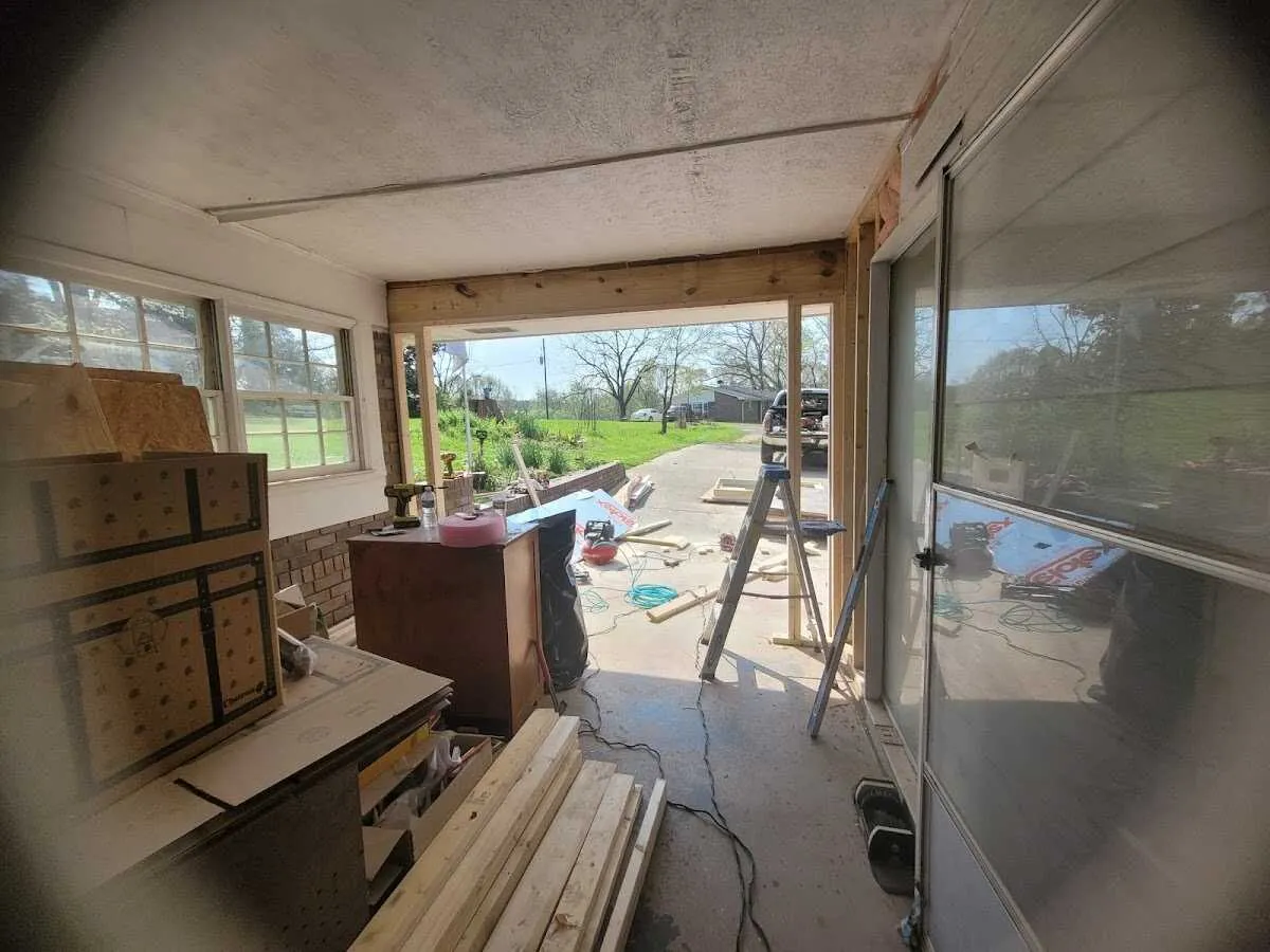 Air movers and dehumidifier for Drying & Dehumidification in Junction City